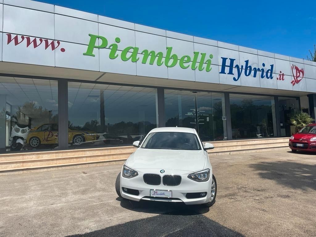 Bmw 118 118d 5p. Unique