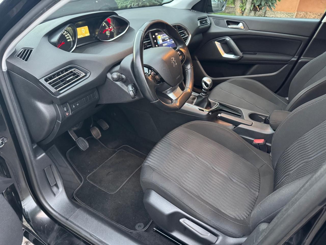 Peugeot 308 BlueHDi 120 S&S EAT6 SW Allure