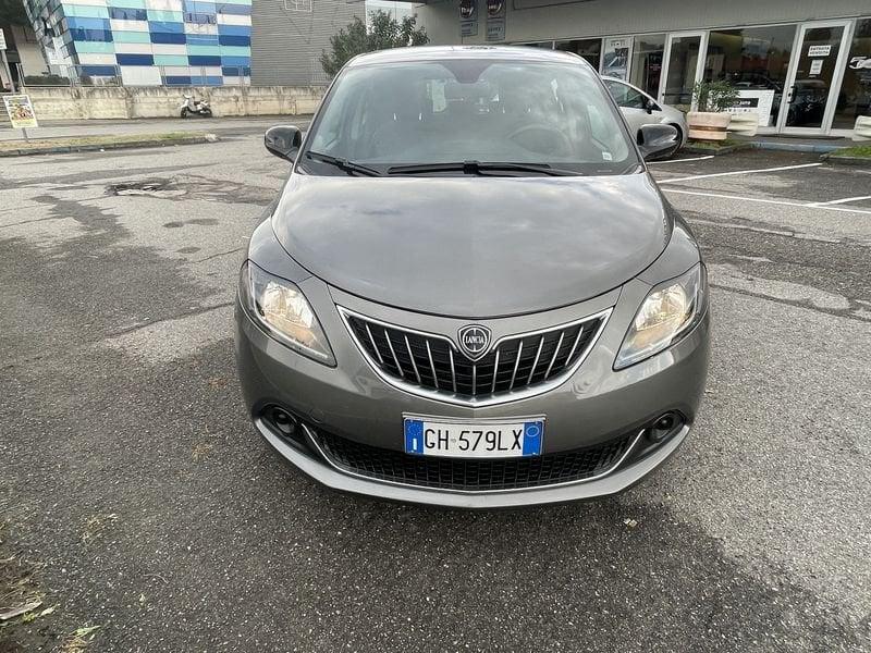 Lancia Ypsilon 1.0 FireFly 5 porte S&S Hybrid Silver