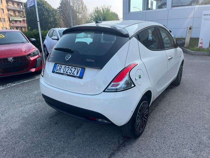 Lancia Ypsilon Ypsilon 1.0 FireFly 5 porte S&S Hybrid Silver Plus