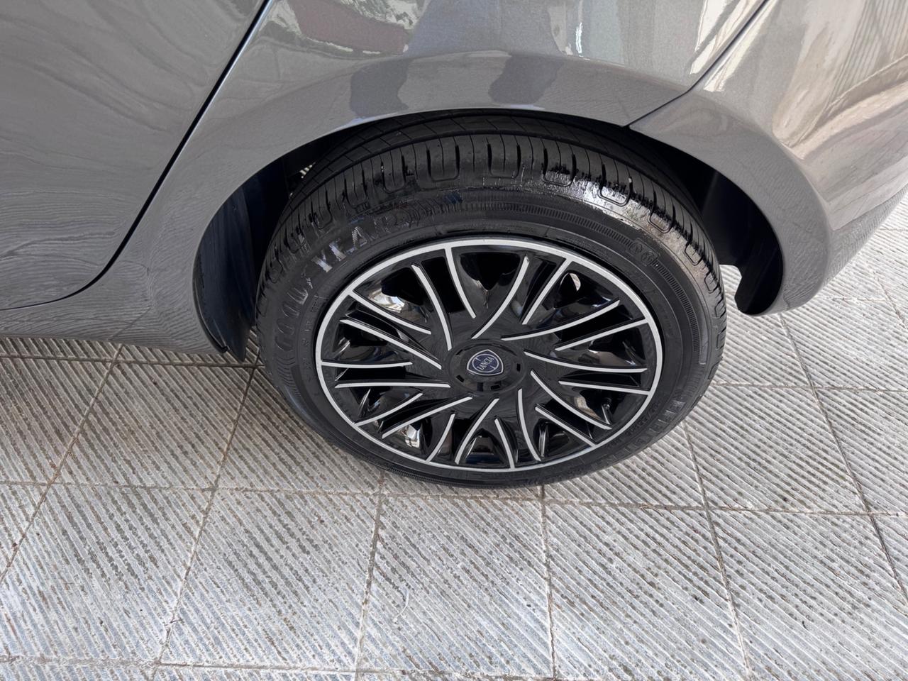 Lancia Ypsilon 1.3 MJT 16V 95 CV 5 porte S&S Gold