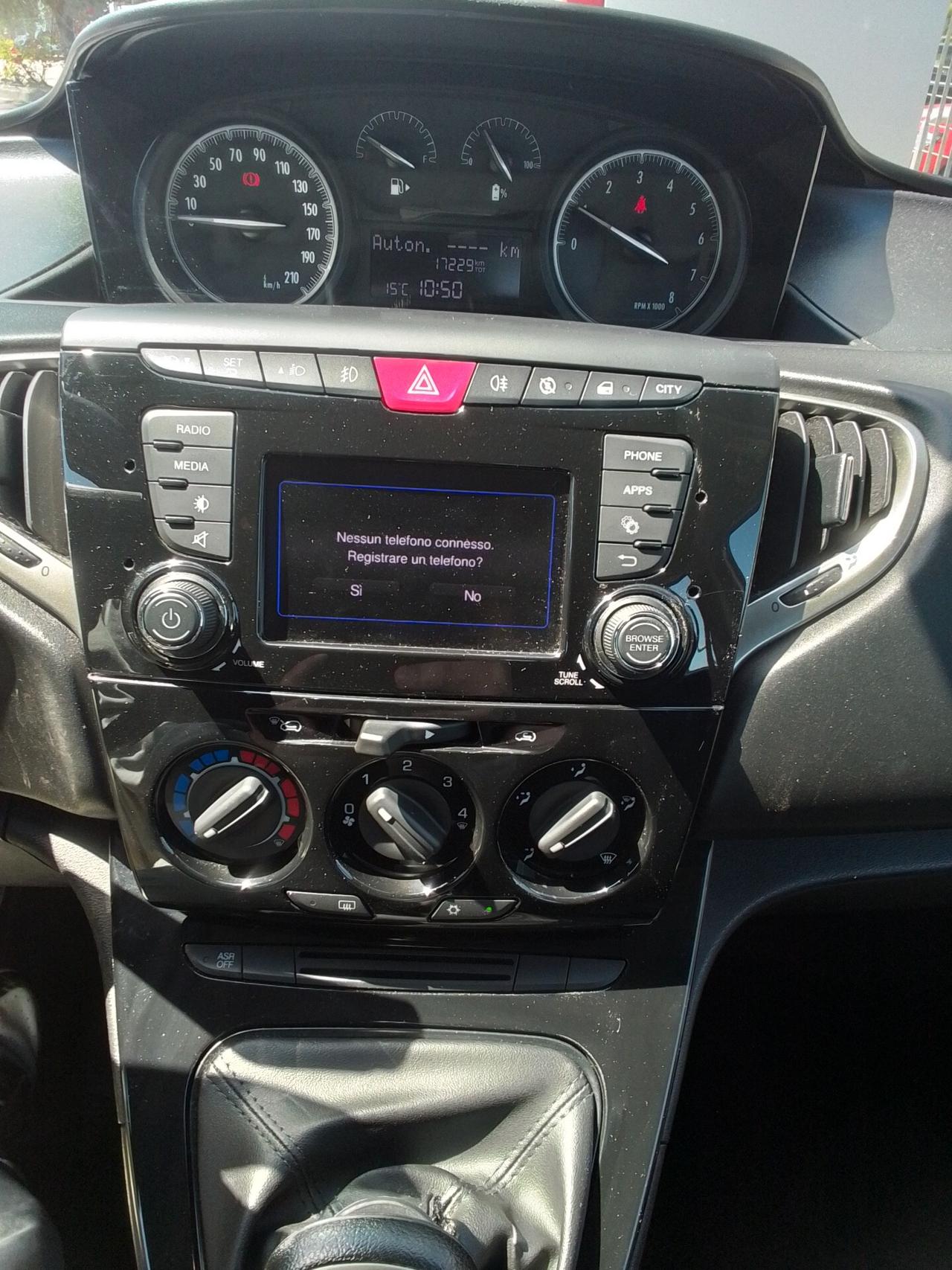Lancia Ypsilon 1.0 FireFly 5 porte S&S Hybrid Ecochic Gold