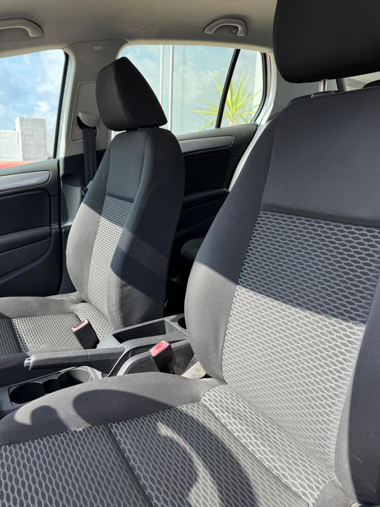 Volkswagen Golf 1.6 5p. Highline GPL