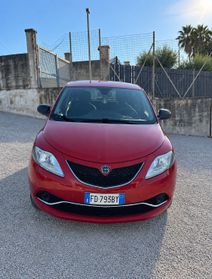 Lancia Ypsilon 0.9 TwinAir 85 CV 5 porte Metano Ecochic Silver