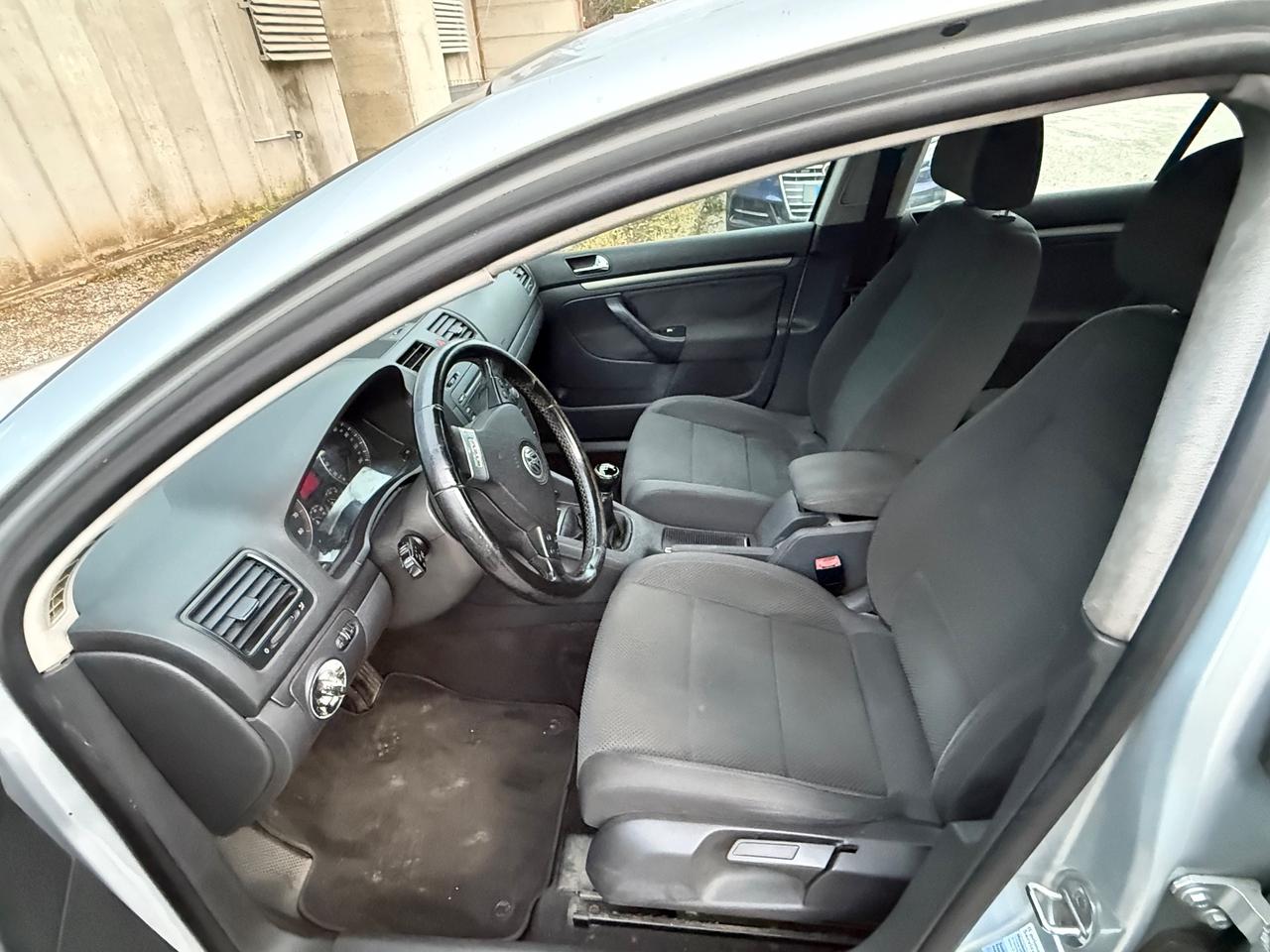 Volkswagen Golf 1.6 16V FSI 5p. Comfortline