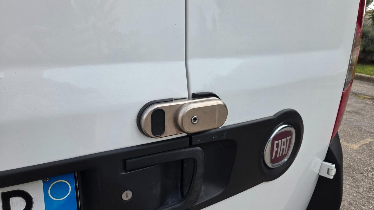 Fiat Doblo 1.6 MJT 120CV PL-TA 3 posti Maxi XL Gancio traino