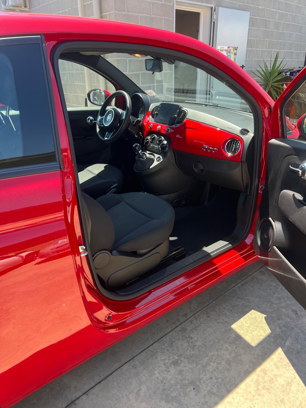 Fiat 500 1.0 Hybrid Red
