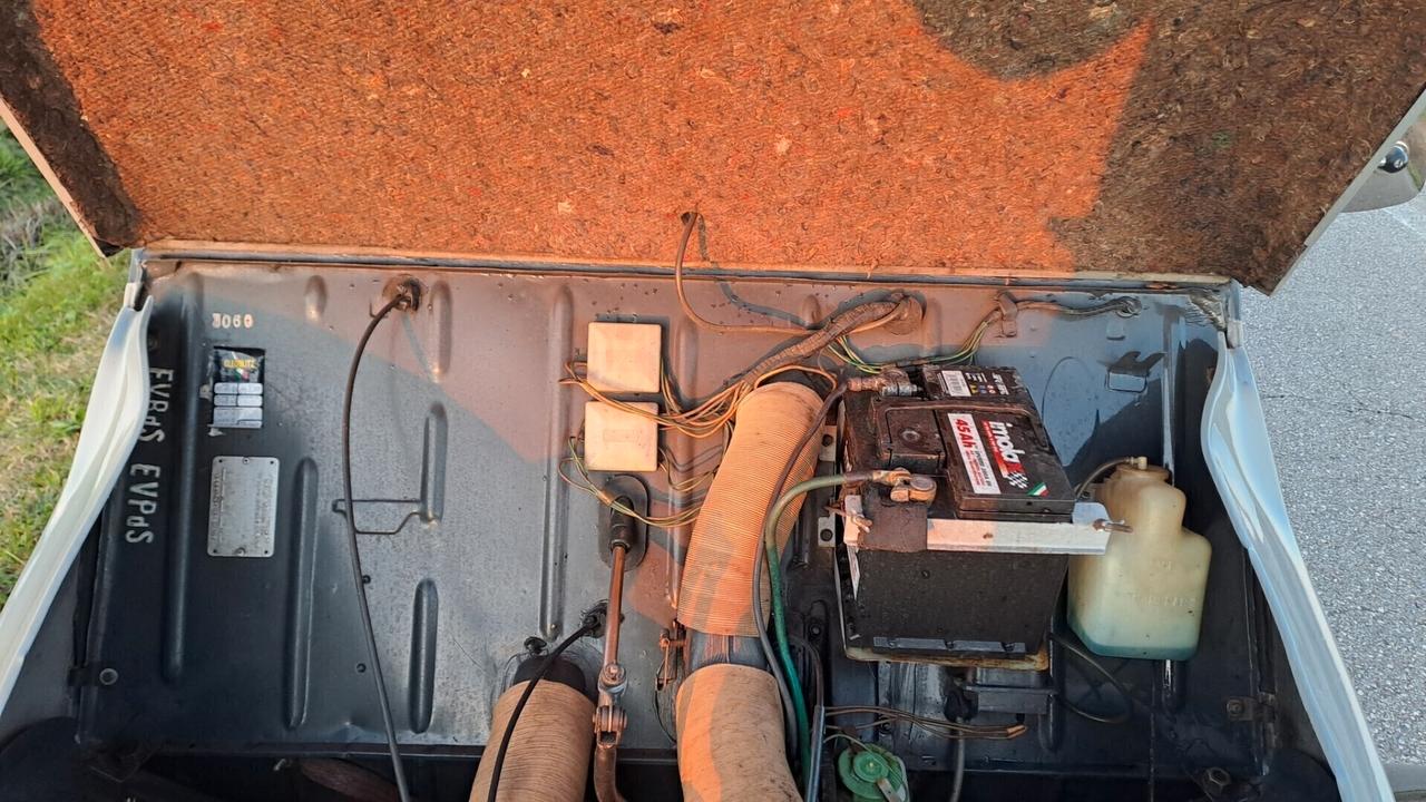 Citroen 2CV 6 Charleston RESTAURATA