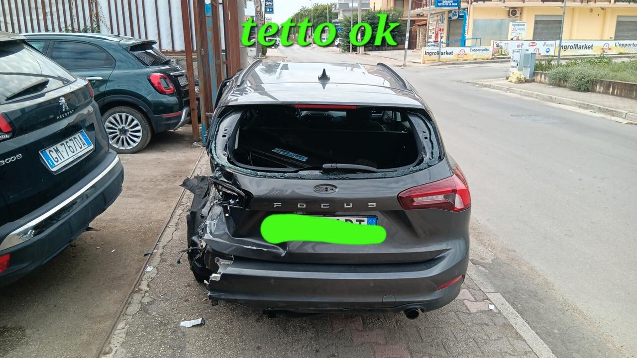 Ford focus incidentata sinistrata mondialcars 06.2022