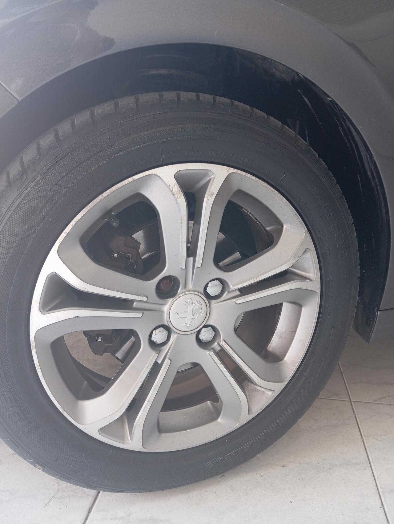 Peugeot 208 1.2 Benz/ GPL 2013 CON GARANZIA