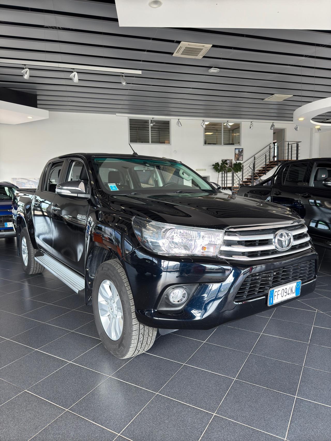 Toyota Hilux 2.4 D-4D 4WD 4 porte Double Cab Lounge