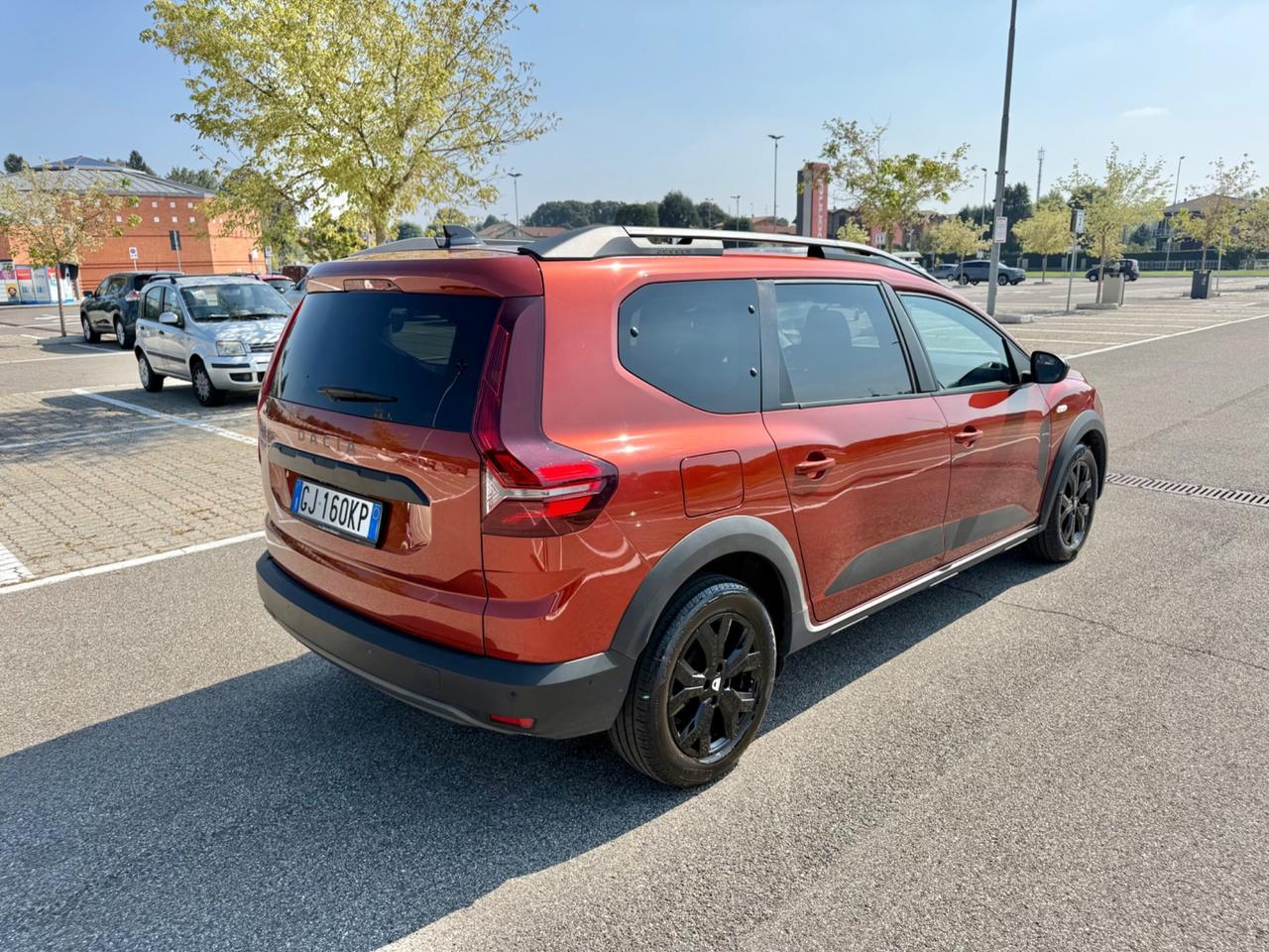 Dacia Jogger 1.0 TCe 110 CV 7 posti*Navi*Sensori*Cerchi