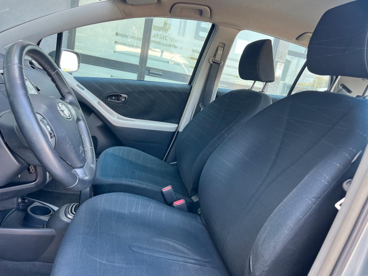 Toyota Yaris 1.0 5 porte/GARANZIA