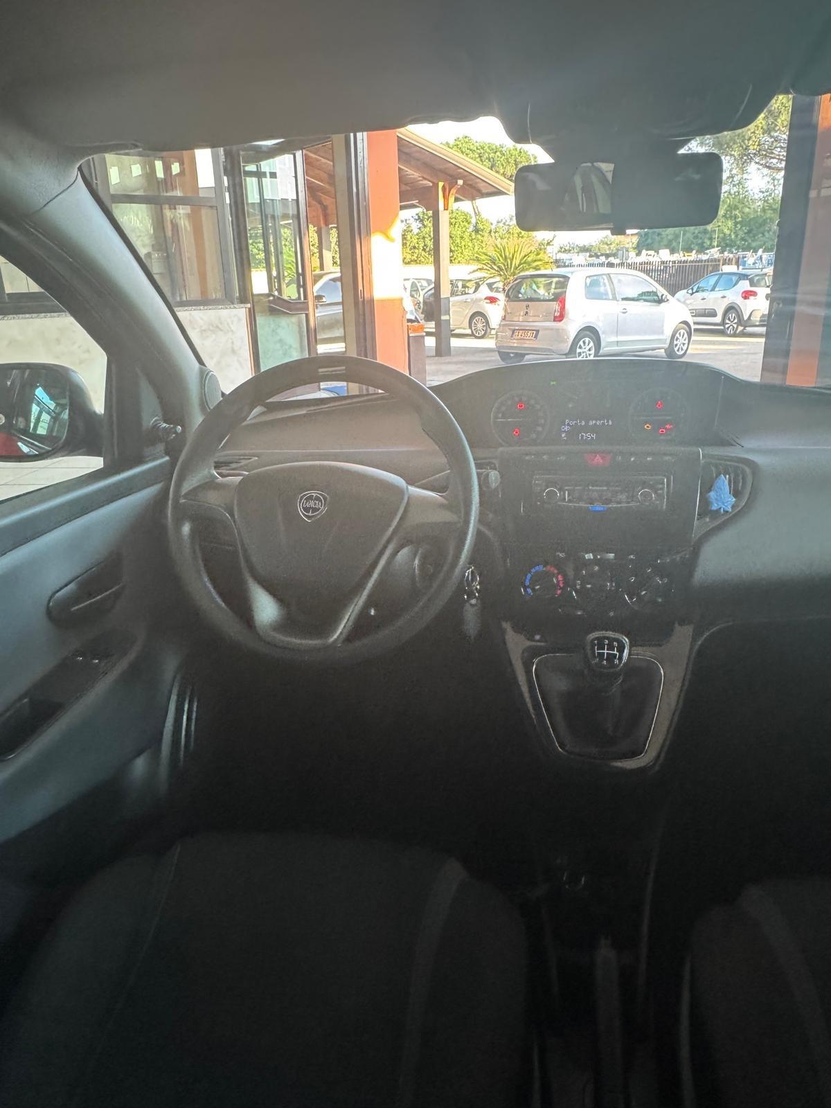 Lancia Ypsilon 1.2 69 CV 5 porte GPL Ecochic Silver