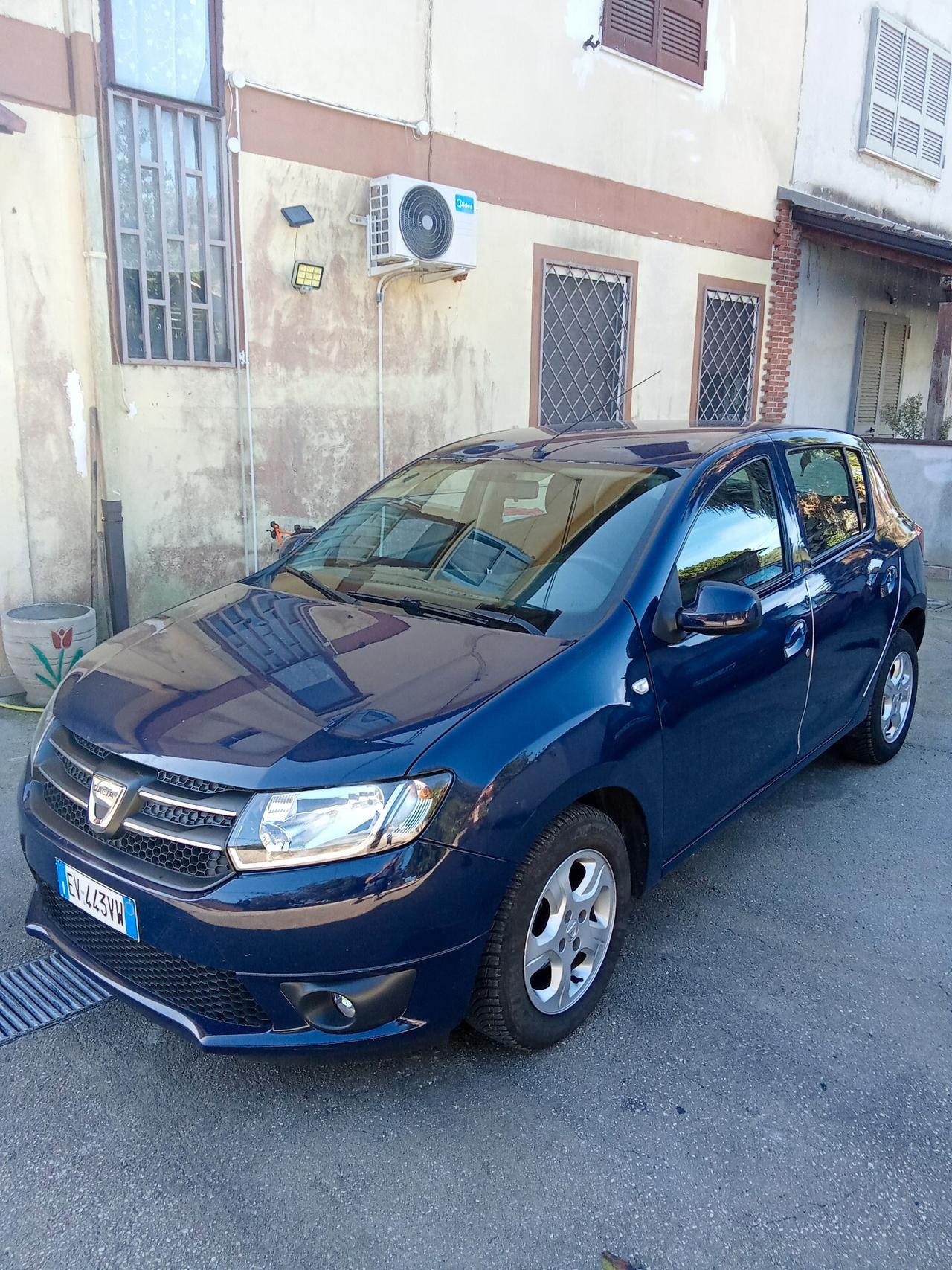Dacia Sandero 1.2 GPL 75CV 014