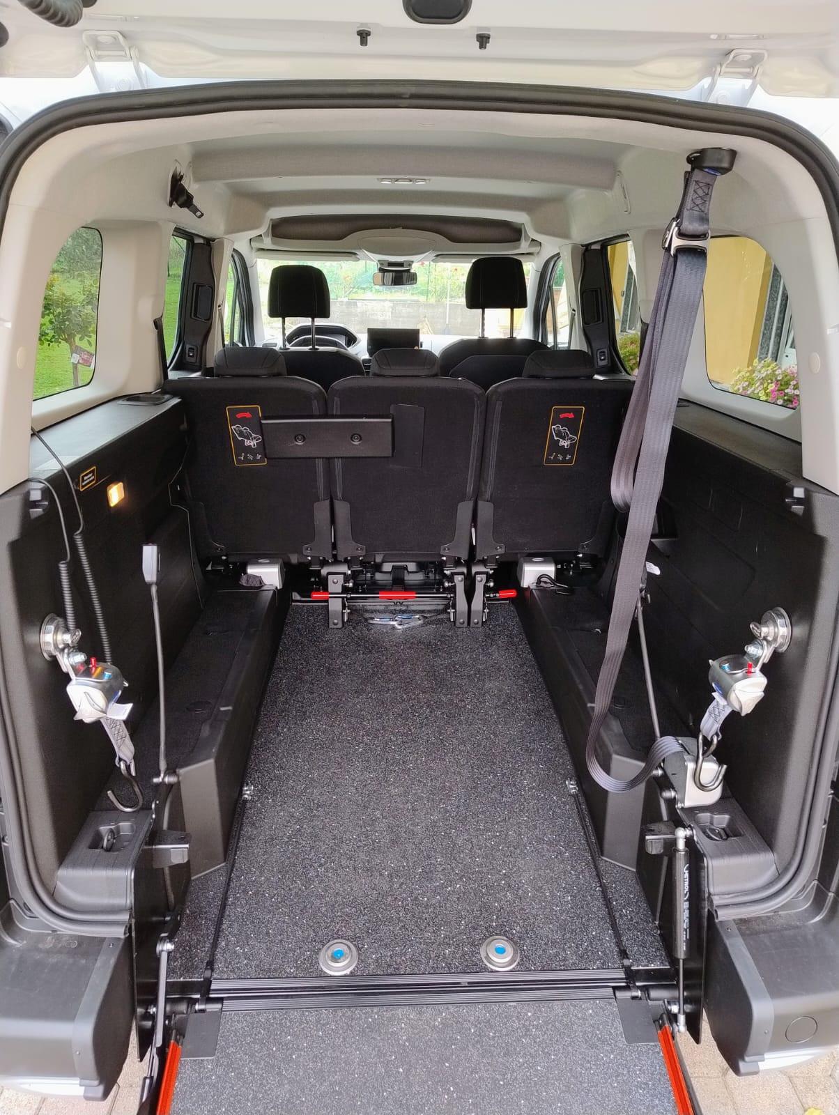 PEUGEOT RIFTER TRASPORTO DISABILI RIBASSATO