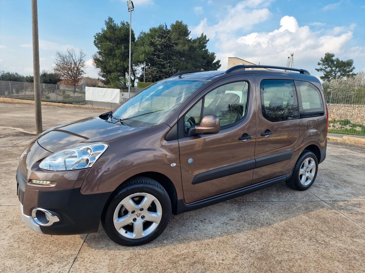 Peugeot Partner Tepee 1.6 HDi 92CV Outdoor