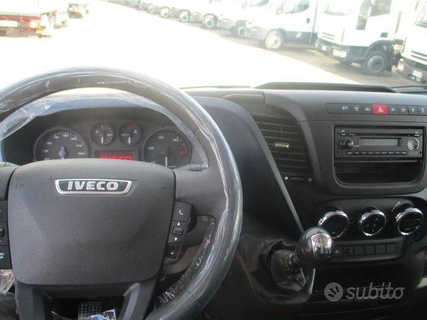 Iveco Daily 35C12 2.3 120CV E6 DOPPIA CABINA 7P RI