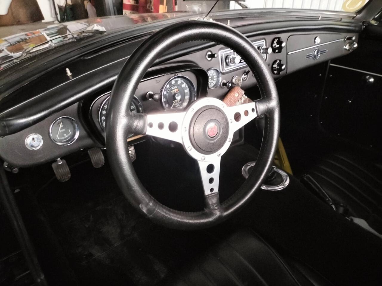MG B