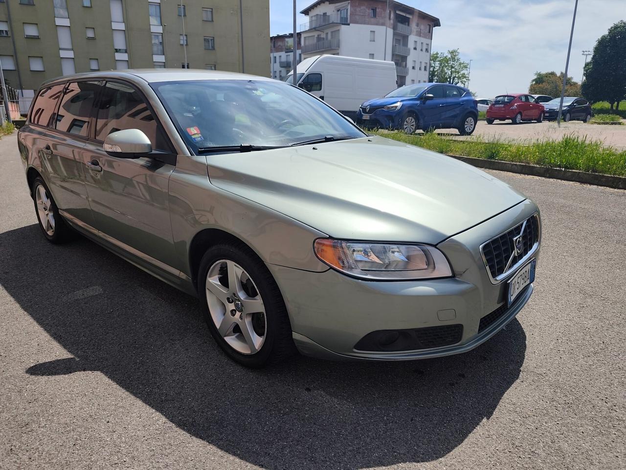 Volvo V70 2.4 D5 Summum frizione nuova