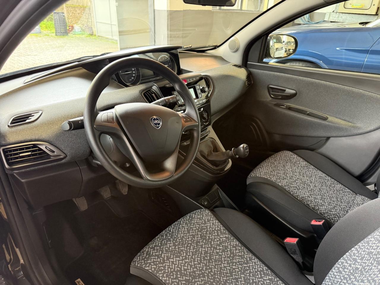 Lancia Ypsilon 1.2 69 CV 5 porte GPL Ecochic Black and Noir