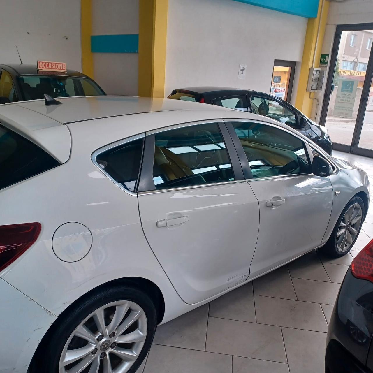 FULL OPTIONAL NEOPATENTATI ASTRA 1.7 TDI