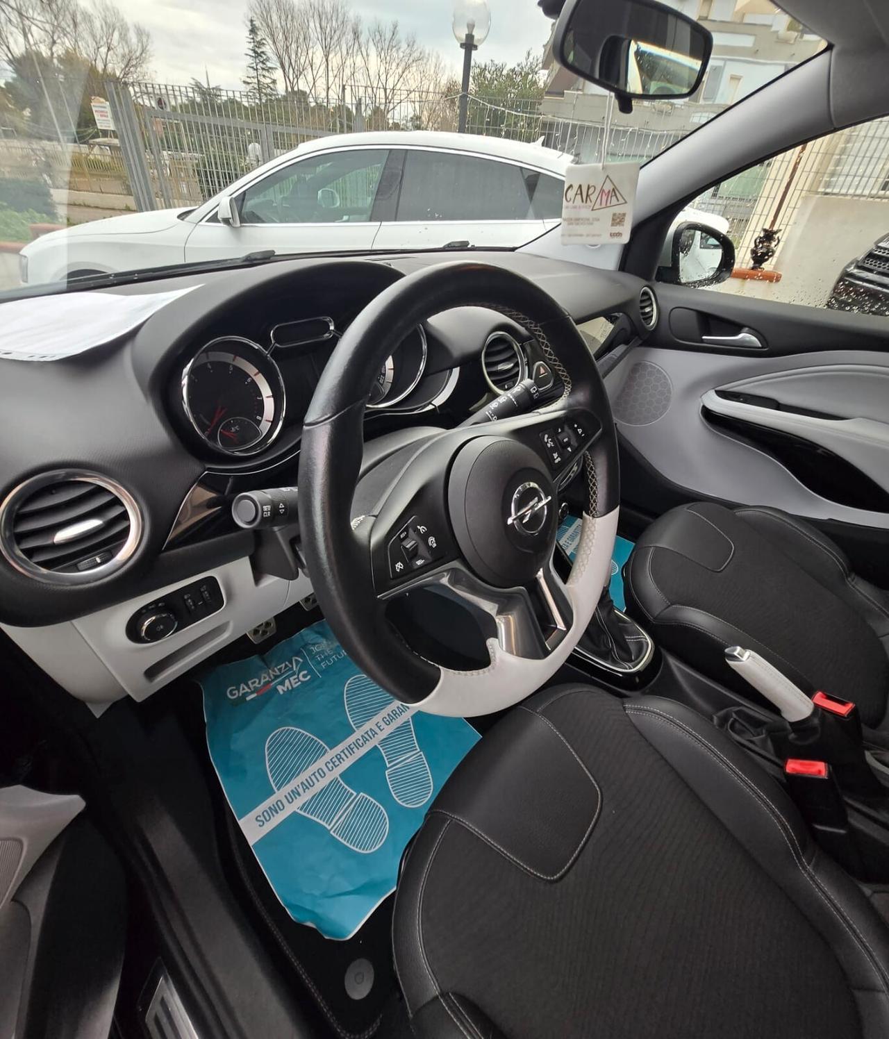 Opel Adam 1.4 100 CV White/Black Link