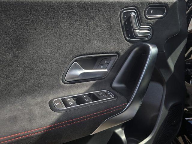 MERCEDES-BENZ A 200 AUTOMATIC PREMIUM AMG SEDILI ELETTRICI AMBIENT