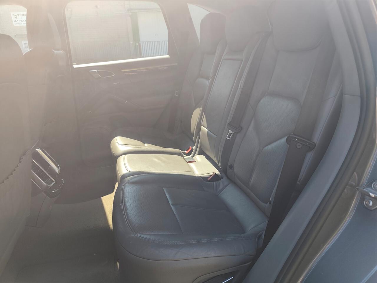 Porsche Cayenne 3.0 Diesel lavori certificati