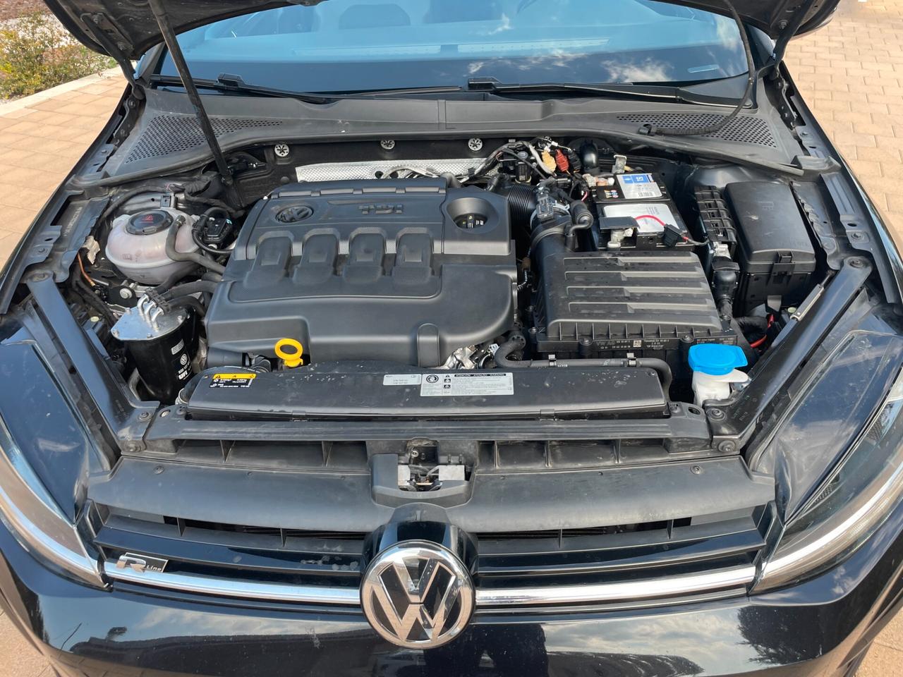 Volkswagen Golf 1.6 TDI 116 SPORT "R LINE" FINANZIABILE