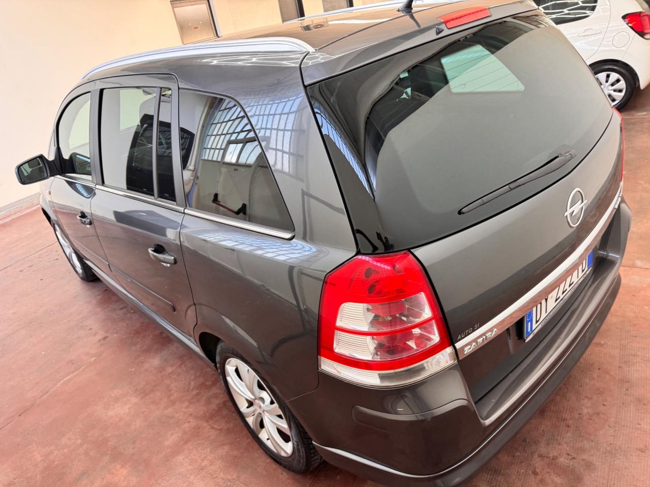 Opel Zafira 1.8 16V GPL-TECH Cosmo