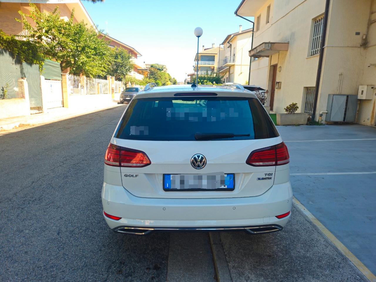 Volkswagen Golf Variant 1.4 TGI DSG EXECUTIVE BLUEMOTION