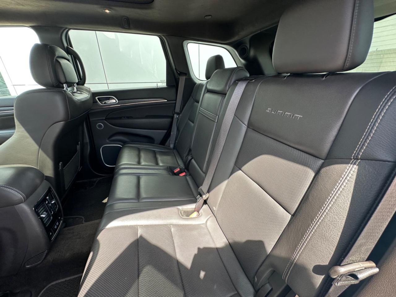 Jeep Grand Cherokee 3.0 V6 Summit possibilità noleggio no scoring