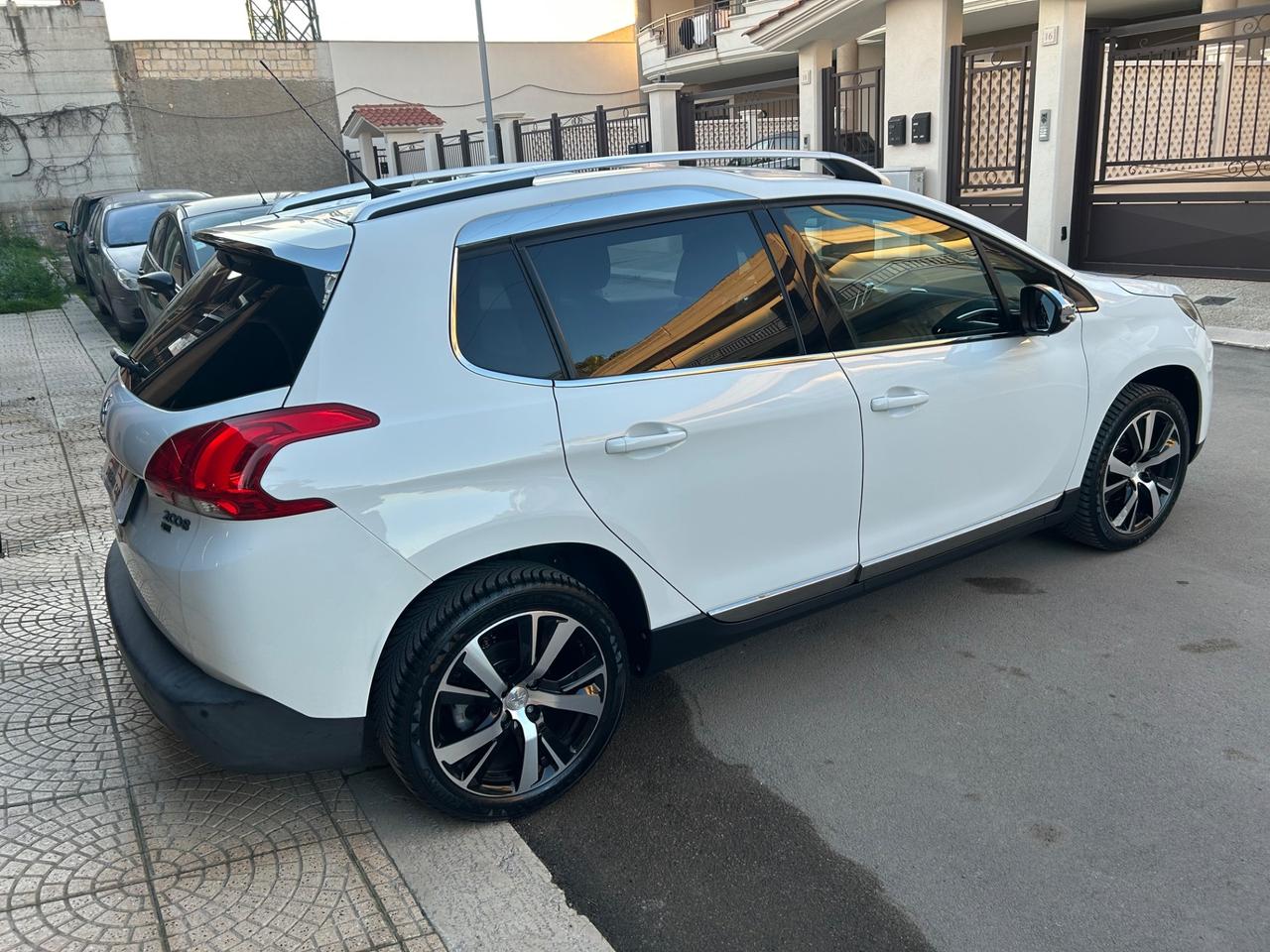 Peugeot 2008 1.6 e-HDi 92 CV Stop&Start Allure