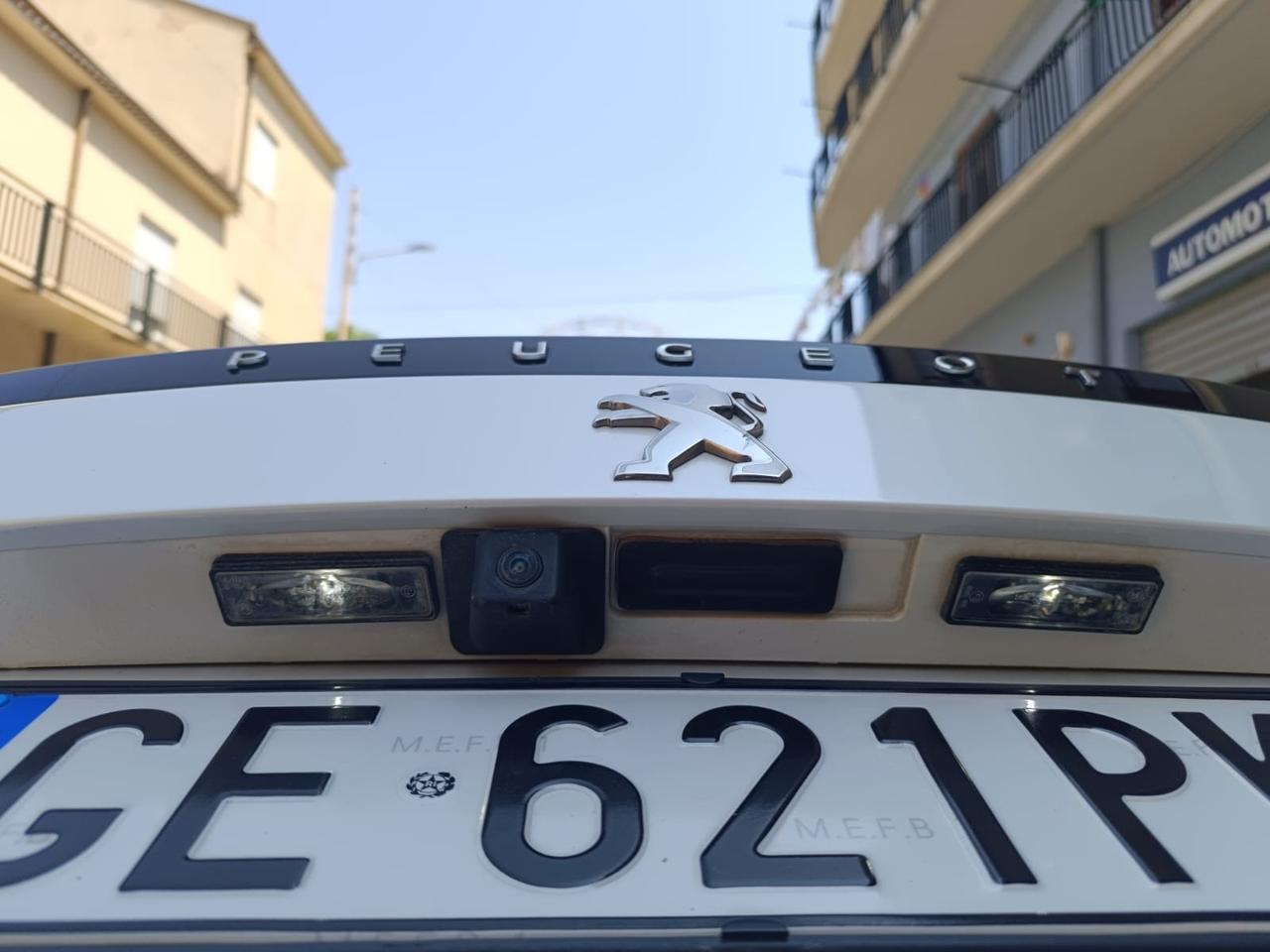 Peugeot 2008 BlueHDi 110 S&S Allure Pack