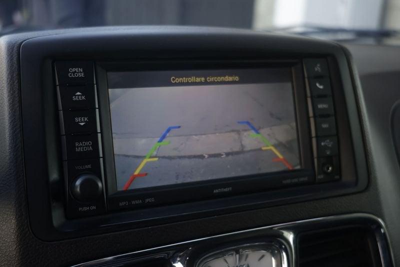 Lancia Voyager Lancia Voyager 2.8 Turbodiesel Platinum 163 CV ANNO 2013