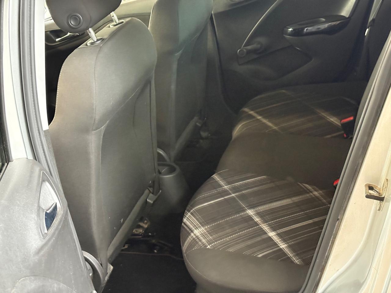 Opel Corsa 1.2 5 porte b-Color