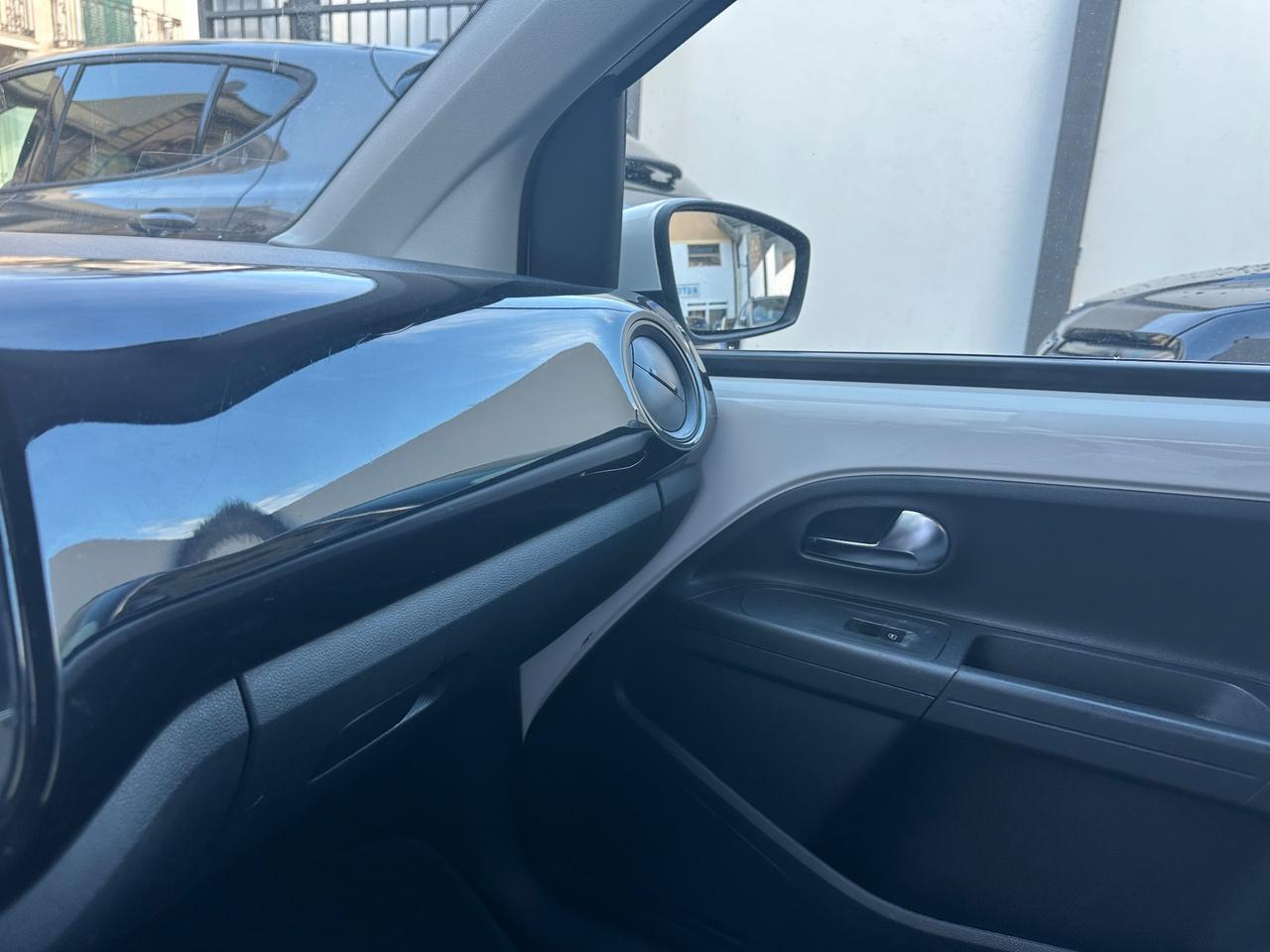 Volkswagen up! 1.0 5p. take