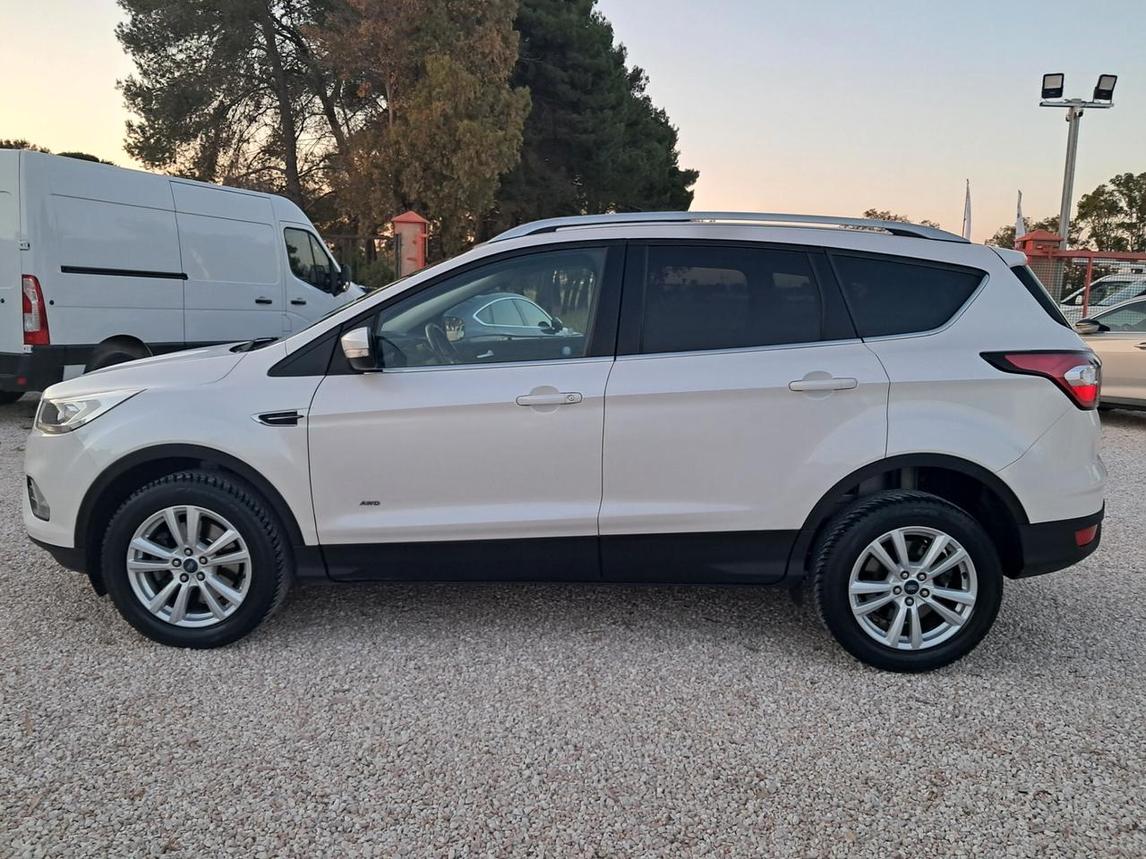 Ford Kuga 2.0 TDCI 150 cv 4WD Powershift Titanium *NAVY-CRUISE*