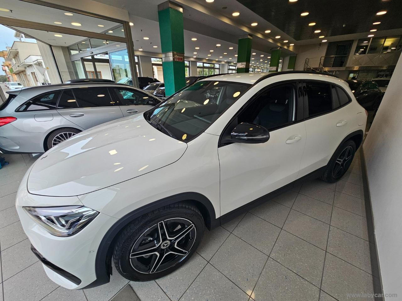 MERCEDES-BENZ GLA 200 d Automatic Premium