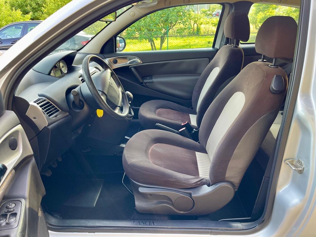 Lancia Ypsilon 1.2 Argento