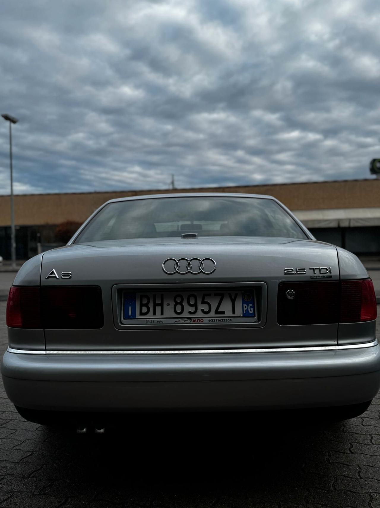 Audi A8 2.5 V6 TDI/180 CV cat quattro Tiptr.
