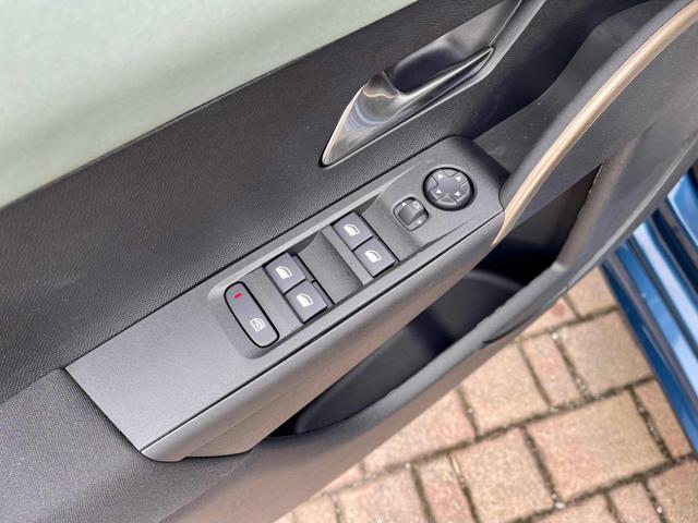 LANCIA Ypsilon 1.2 Hybrid e-DCT - KM0