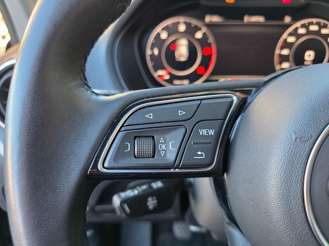 Audi Q2 2.0 30 TDI Admired #9394