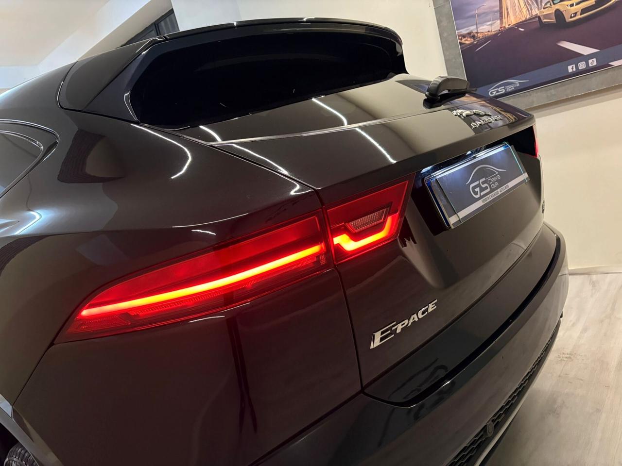 Jaguar E-Pace 2.0D 150 CV AWD R-Dynamic Automatico