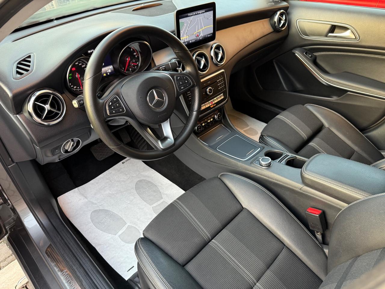 Mercedes-benz GLA 220d Sport Plus - IVA 22% - TAGLIANDI Mercedes-Benz