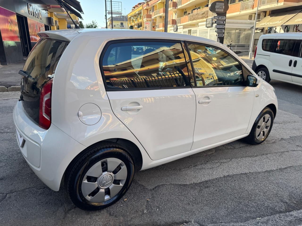 Volkswagen up! 1.0 5p. club