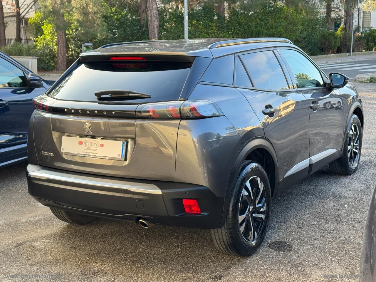 PEUGEOT 2008 BlueHDi 110 S&S Allure