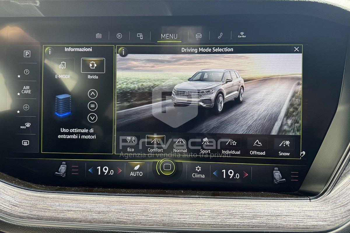 VOLKSWAGEN Touareg 3.0 V6 TSI eHybrid Elegance