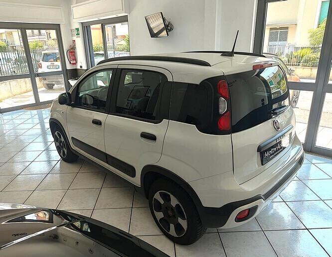 Fiat Panda 1.0 FireFly S&S Hybrid City Cross Neopatentati